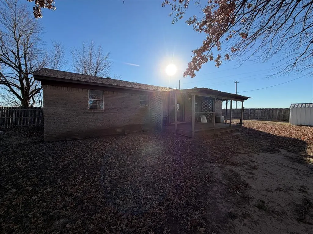 Photo 22 — 908 SW South Street, Minco, OK 73059
