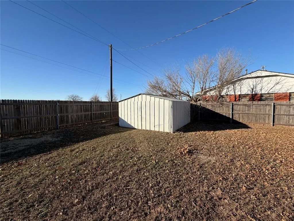 Photo 24 — 908 SW South Street, Minco, OK 73059
