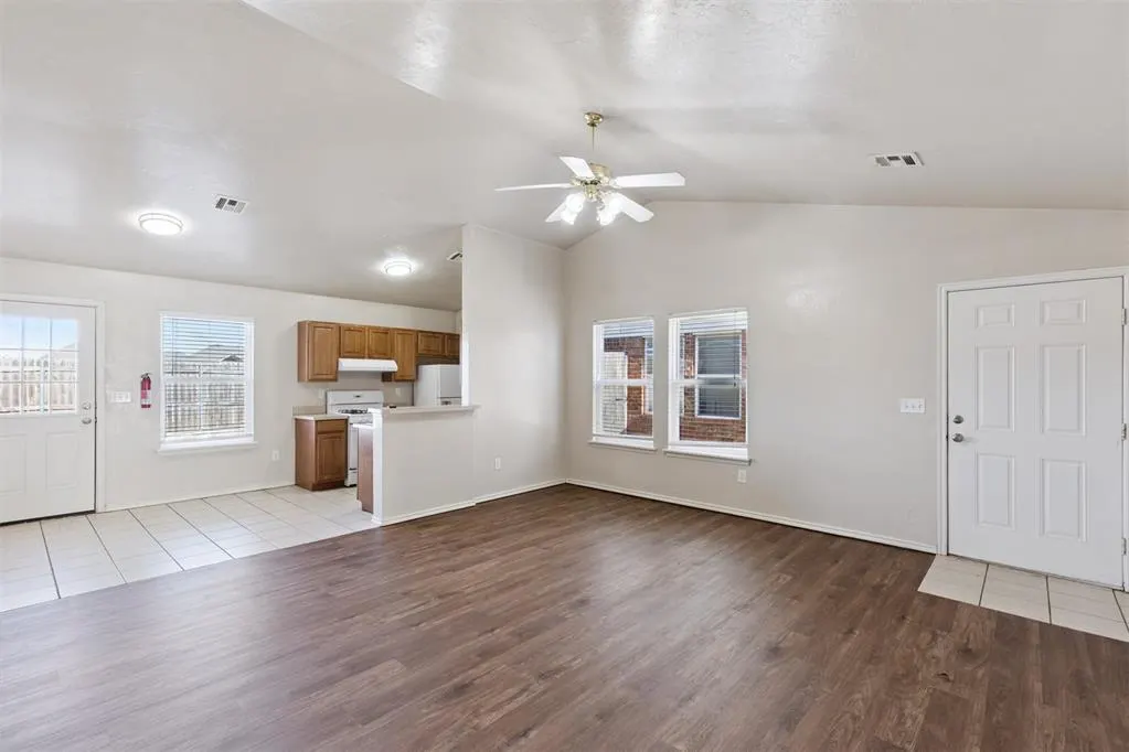 Photo 2 — 602 Welston Circle 604, Norman, OK 73071