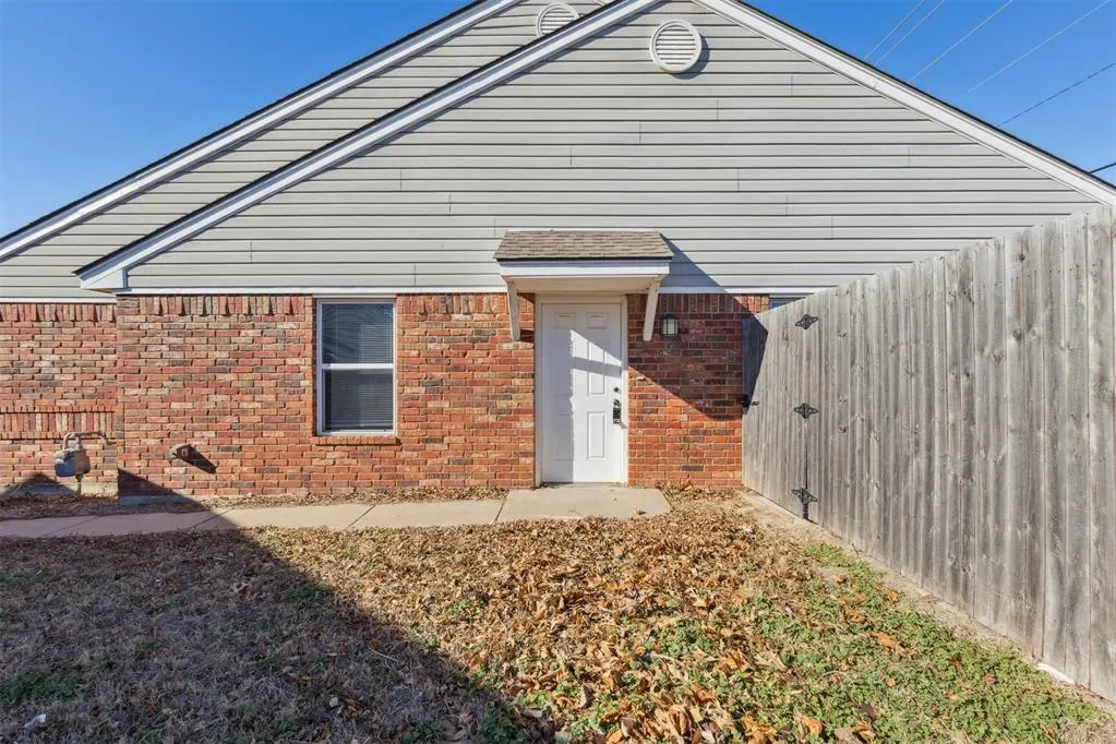 Photo 2 — 603 Welston Circle 605, Norman, OK 73071