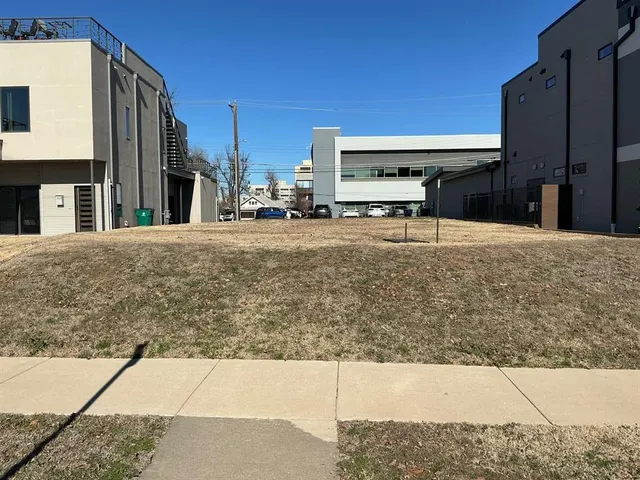 Photo 2 — 805 NW 8th, Oklahoma City, OK 73106