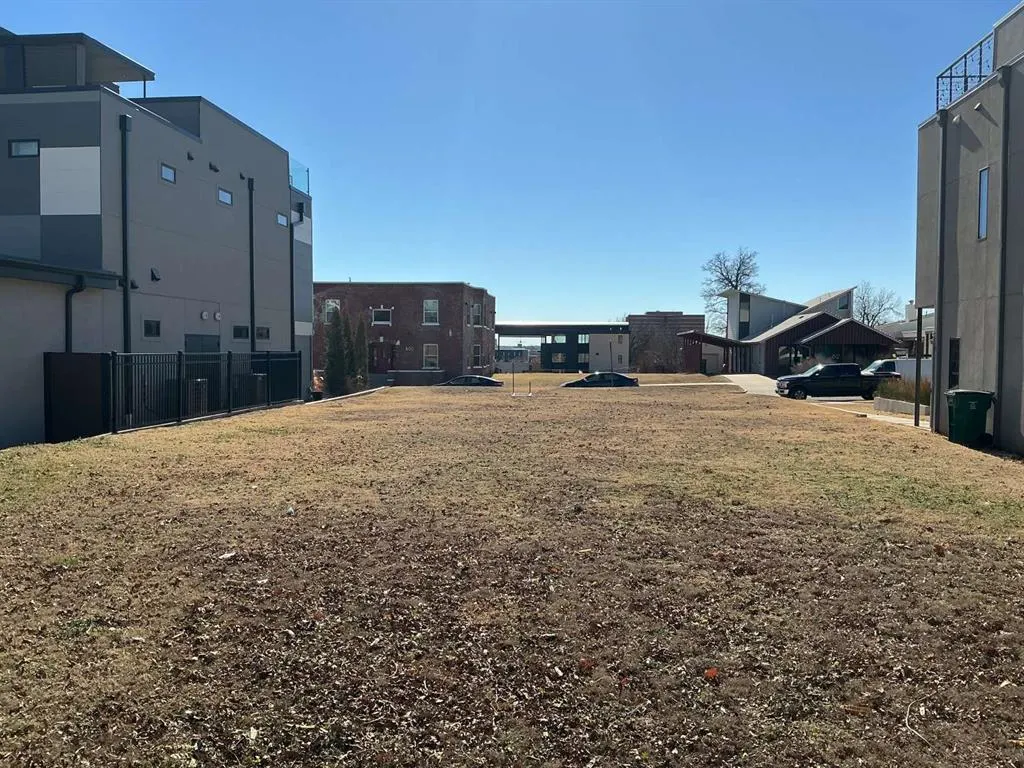 Photo 3 — 805 NW 8th, Oklahoma City, OK 73106