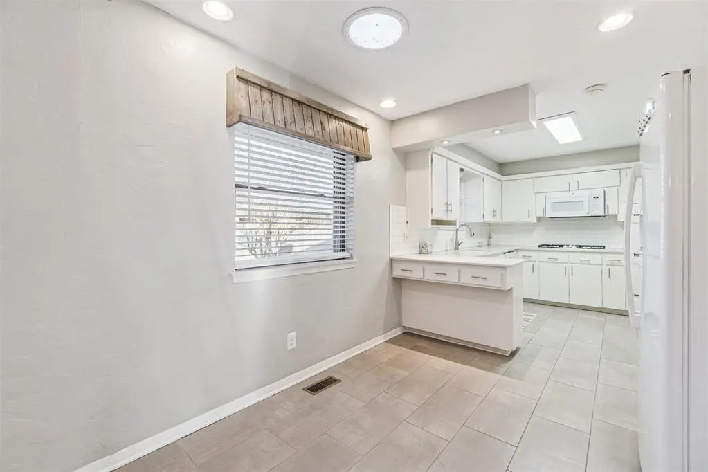 Photo 15 — 6705 N Barr Avenue, Oklahoma City, OK 73132