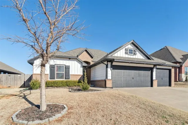Front exterior — 9913 NW 143rd Street, Yukon, OK 73099