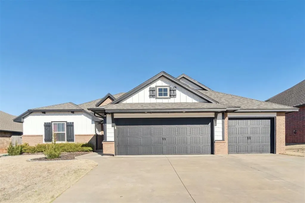 Photo 3 — 9913 NW 143rd Street, Yukon, OK 73099