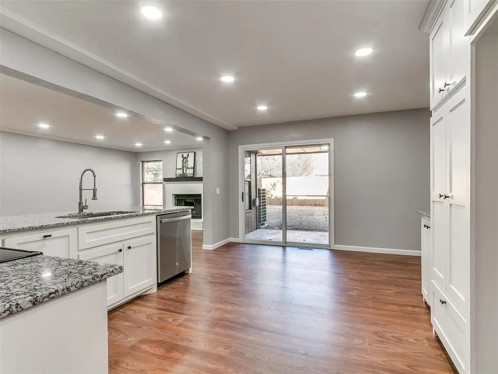 Photo 8 — 113 Woodbridge Circle, Edmond, OK 73012