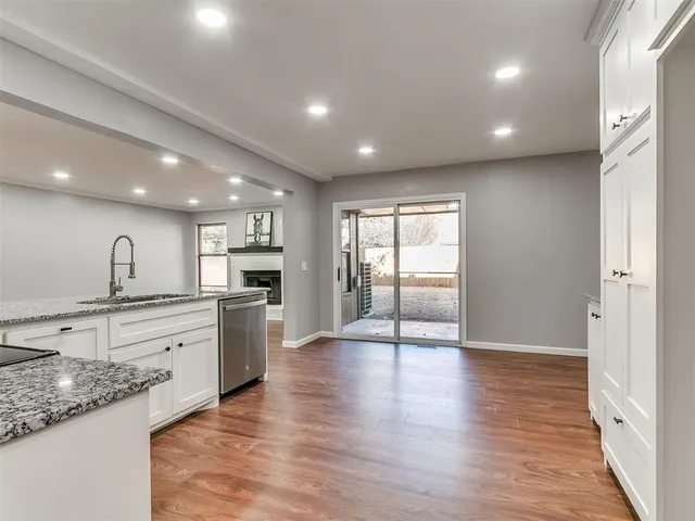 Photo 8 — 113 Woodbridge Circle, Edmond, OK 73012