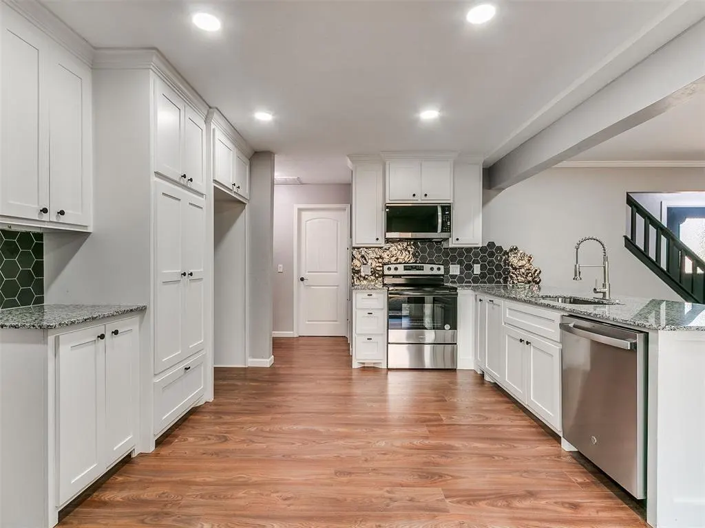 Photo 15 — 113 Woodbridge Circle, Edmond, OK 73012