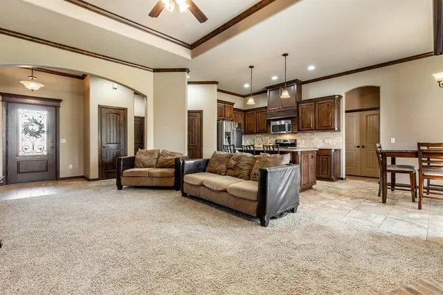 Photo 4 — 542 W Chickasaw Court Way, Mustang, OK 73064