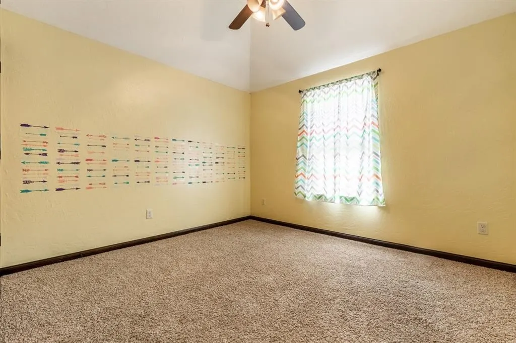 Photo 13 — 542 W Chickasaw Court Way, Mustang, OK 73064