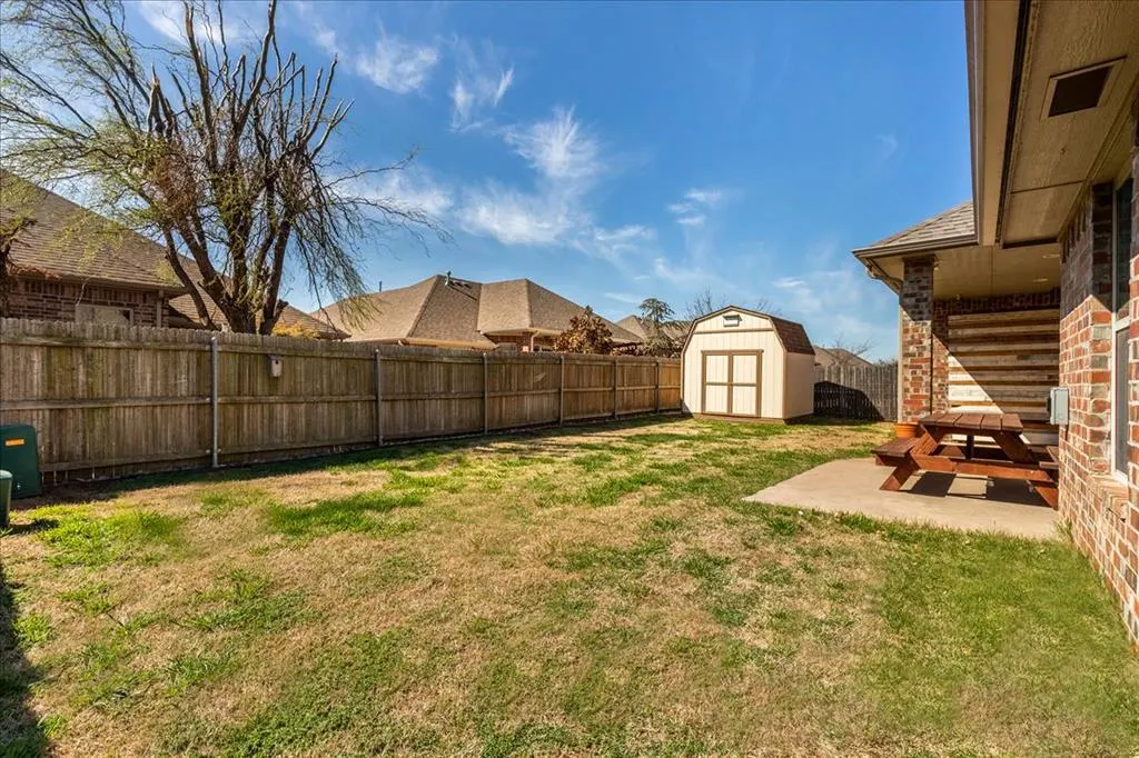 Photo 18 — 542 W Chickasaw Court Way, Mustang, OK 73064