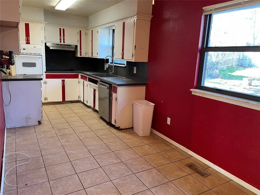 Photo 4 — 7709 NW 26th Street, Bethany, OK 73008
