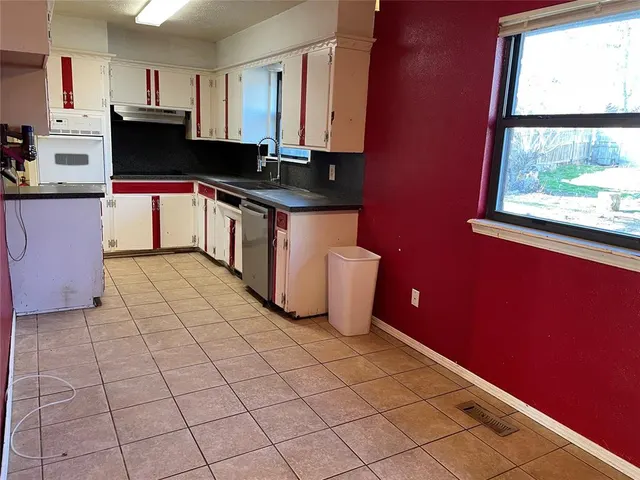 Photo 4 — 7709 NW 26th Street, Bethany, OK 73008