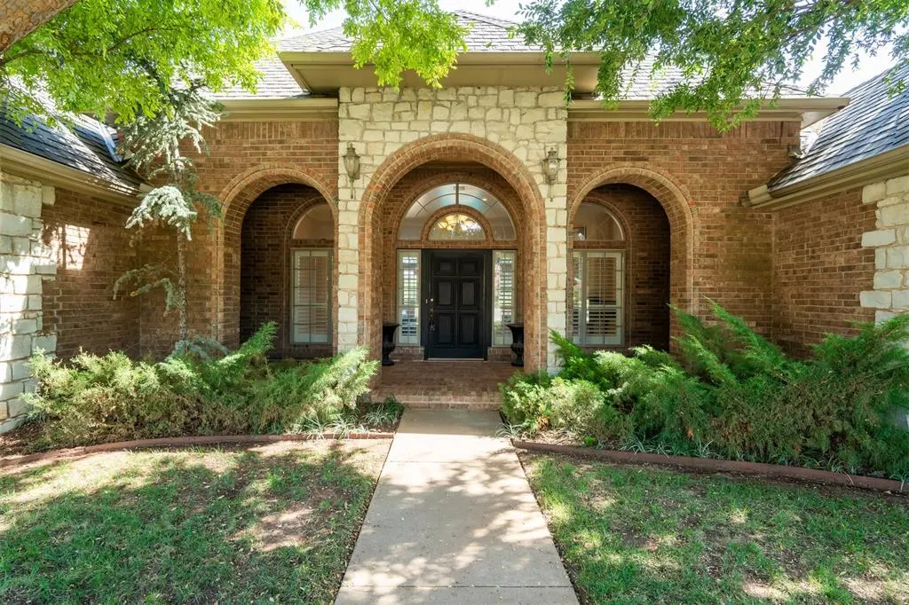 Front exterior — 8000 NW 129th Circle, Oklahoma City, OK 73142