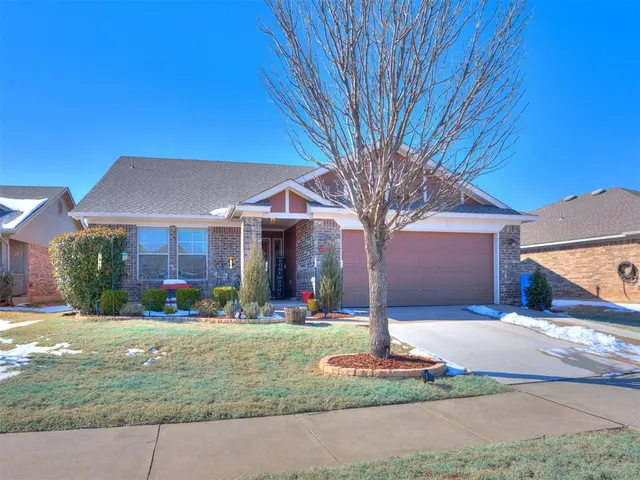 Photo 2 — 2706 Trailwood Drive, Norman, OK 73069