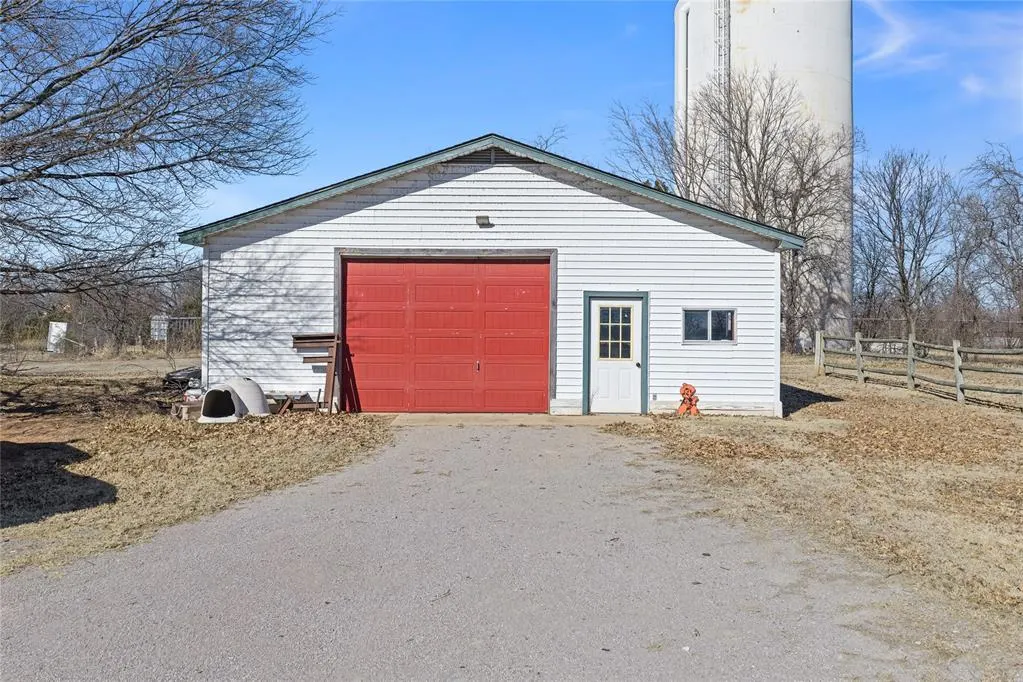 Photo 33 — 16070 N County Road 3264 Valley, Pauls Valley, OK 73075