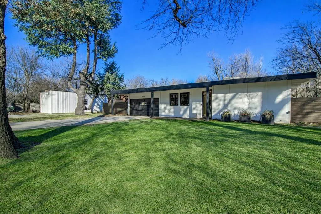 Photo 3 — 4800 Byron Place, Oklahoma City, OK 73112