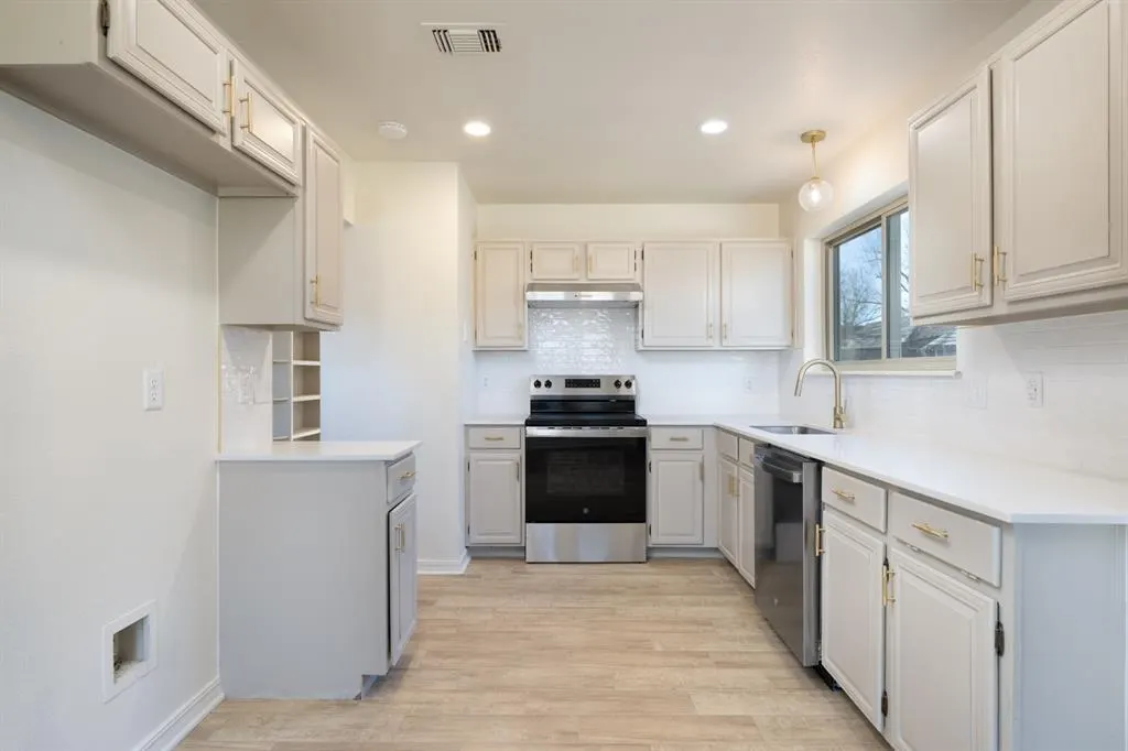 Photo 8 — 1804 Foxfire Road, Edmond, OK 73003