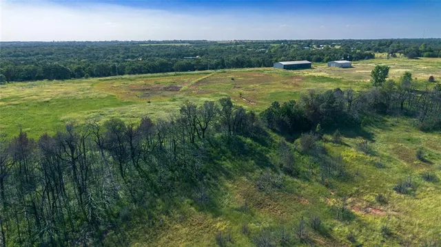 Photo 2 — 2460 S Anderson Road, Guthrie, OK 73044