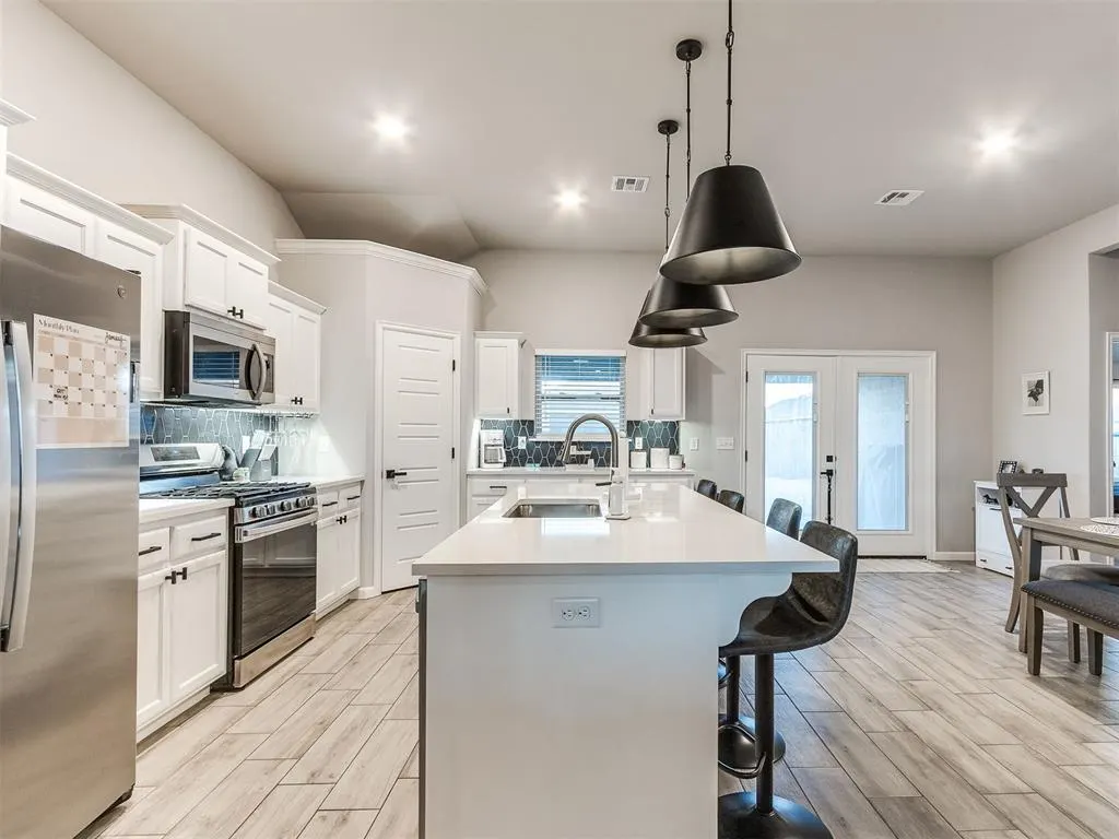 Photo 12 — 8605 NW 77th Place, Oklahoma City, OK 73132