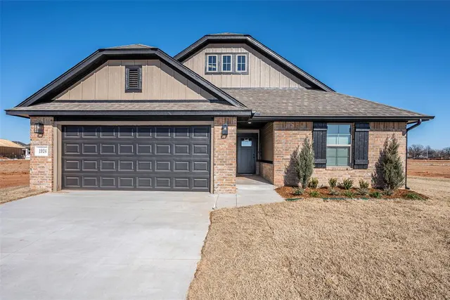 Photo 2 — 1924 Long Cove Avenue, Yukon, OK 73099