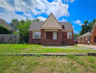 Sold home at 2812 NW 23rd Street