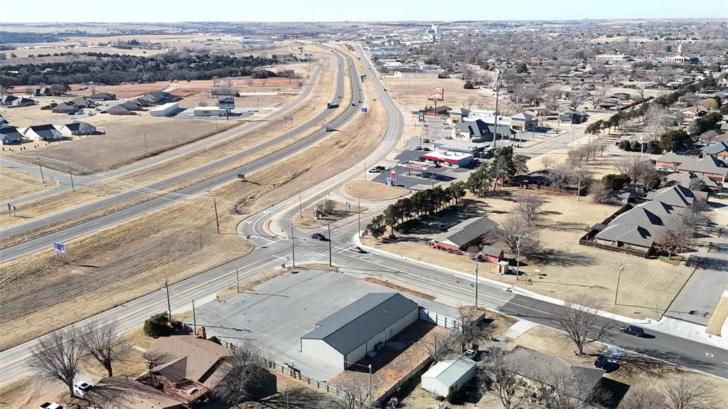 Photo 3 — 1200 N Lyle Road, Weatherford, OK 73096