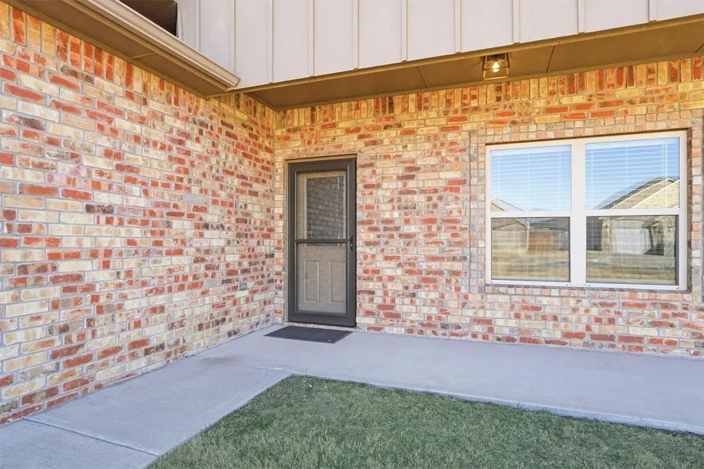 Photo 5 — 2112 Longhorn Trail, Altus, OK 73521