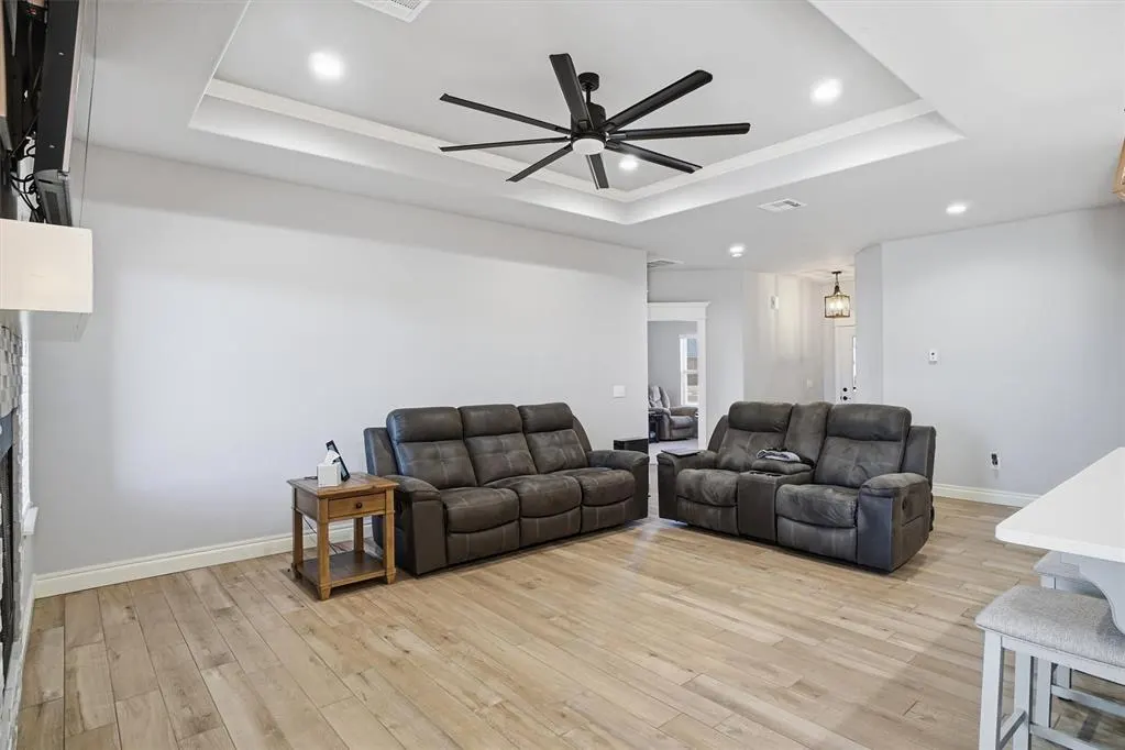 Photo 9 — 2112 Longhorn Trail, Altus, OK 73521