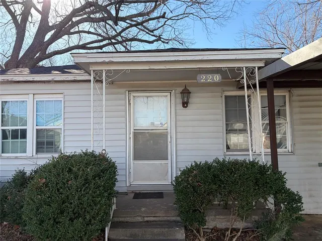 Photo 2 — 220 SE 53rd Street, Oklahoma City, OK 73129