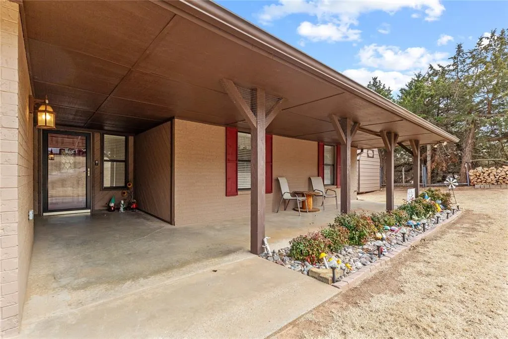 Photo 2 — 10343 N 2432 Circle, Weatherford, OK 73096