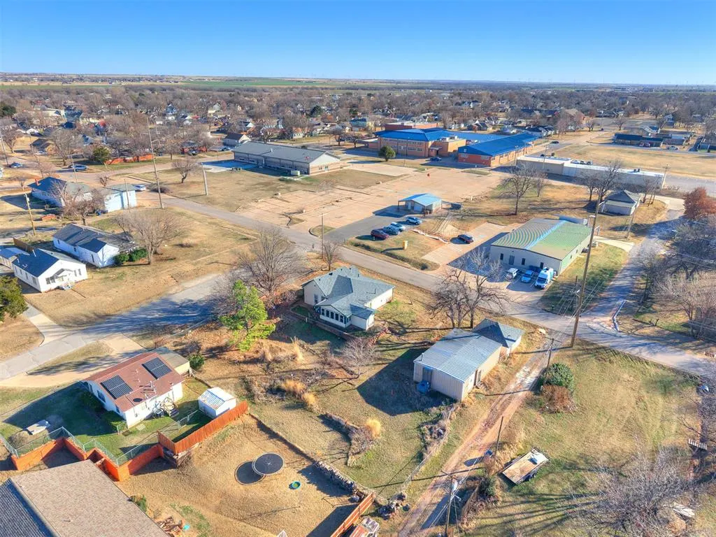 Photo 17 — 418 S 10th Street, Kingfisher, OK 73750