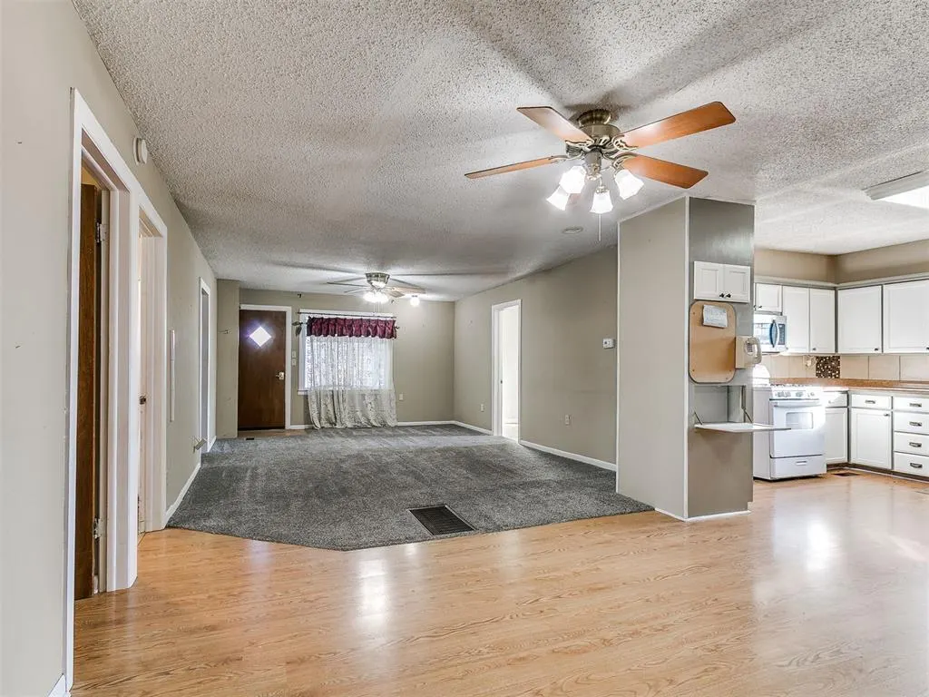 Photo 32 — 418 S 10th Street, Kingfisher, OK 73750