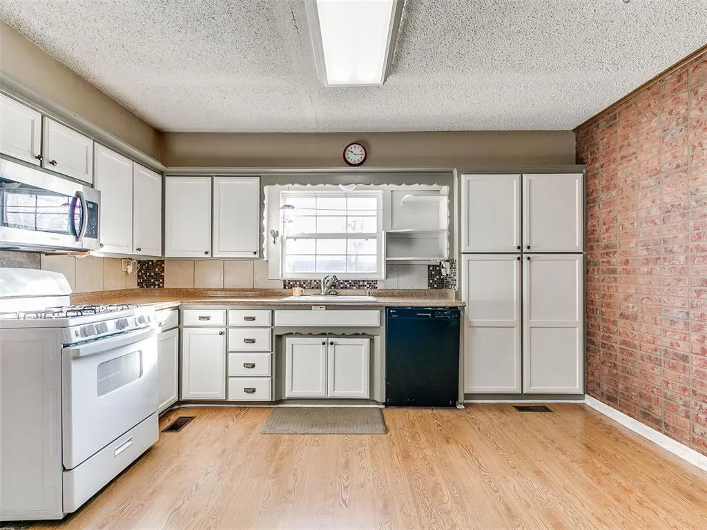 Photo 35 — 418 S 10th Street, Kingfisher, OK 73750