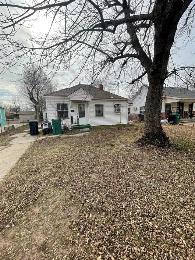 Photo 3 — 2216 SW 21st Street, Oklahoma City, OK 73108