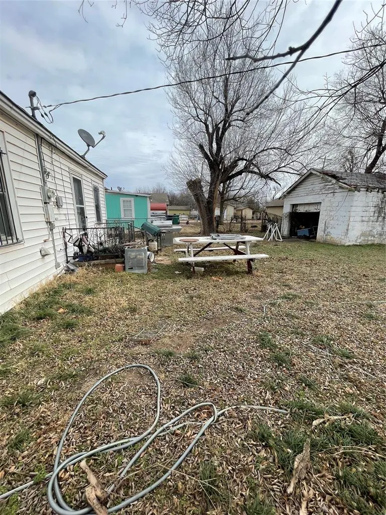 Photo 18 — 2216 SW 21st Street, Oklahoma City, OK 73108