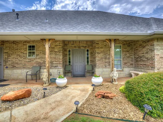 Photo 7 — 940908 S 3300 Road, Luther, OK 73054