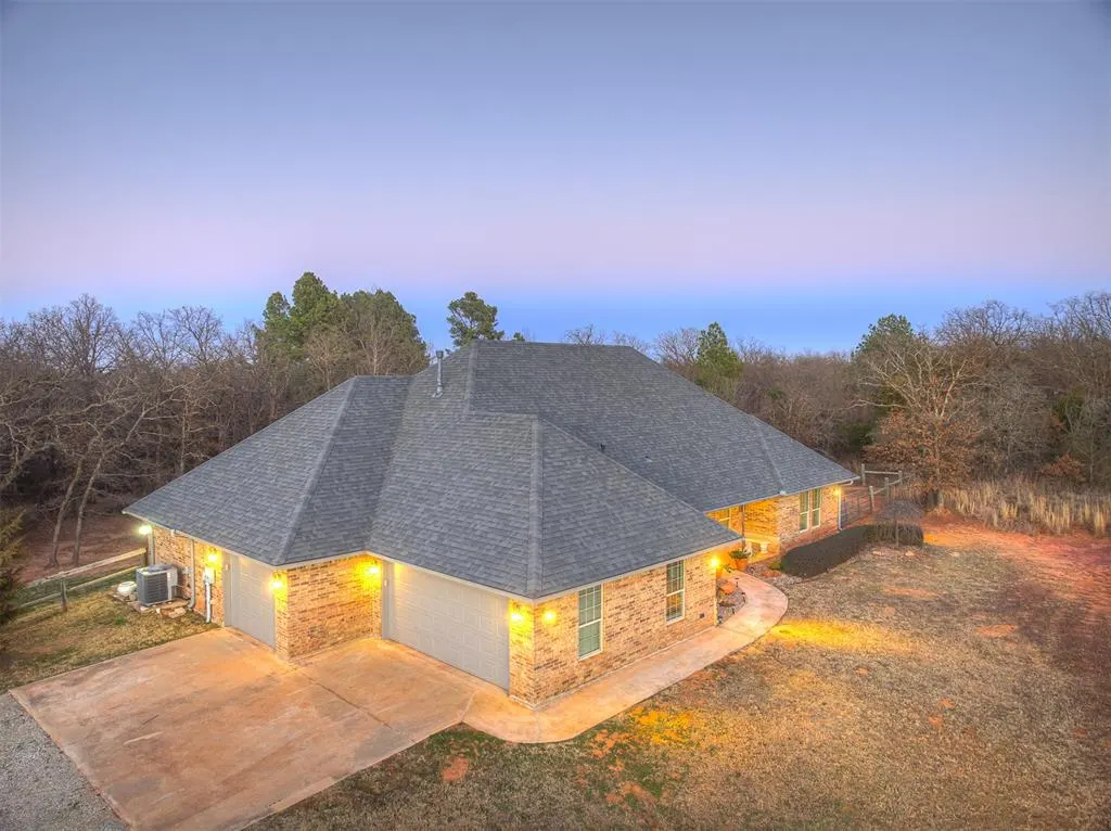 Photo 3 — 940908 S 3300 Road, Luther, OK 73054