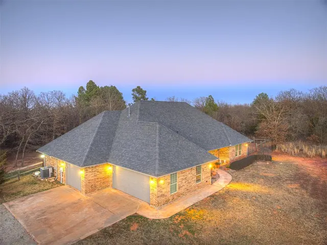 Photo 3 — 940908 S 3300 Road, Luther, OK 73054