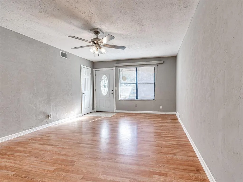 Photo 6 — 321 NW 80th Street, Oklahoma City, OK 73114