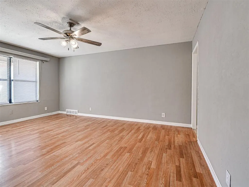 Photo 8 — 321 NW 80th Street, Oklahoma City, OK 73114
