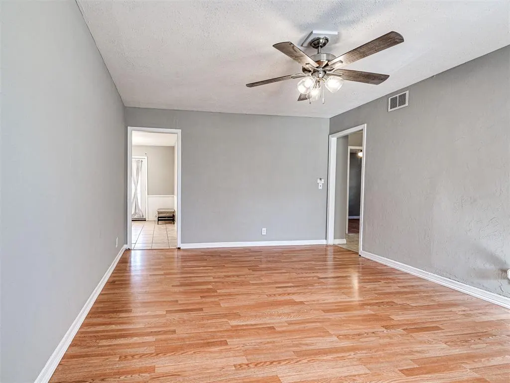 Photo 9 — 321 NW 80th Street, Oklahoma City, OK 73114
