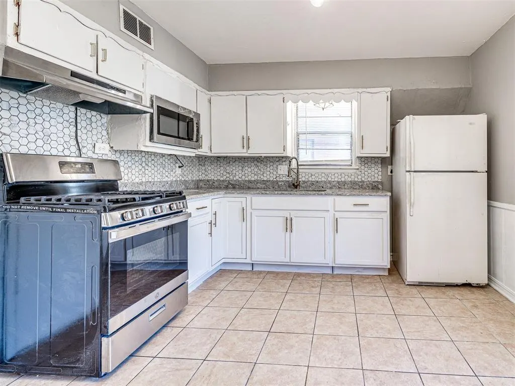 Photo 11 — 321 NW 80th Street, Oklahoma City, OK 73114