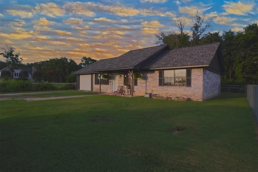 Photo 2 — 1602 Lincoln Circle, Idabel, OK 74745