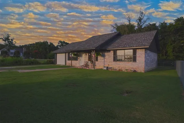 Photo 2 — 1602 Lincoln Circle, Idabel, OK 74745