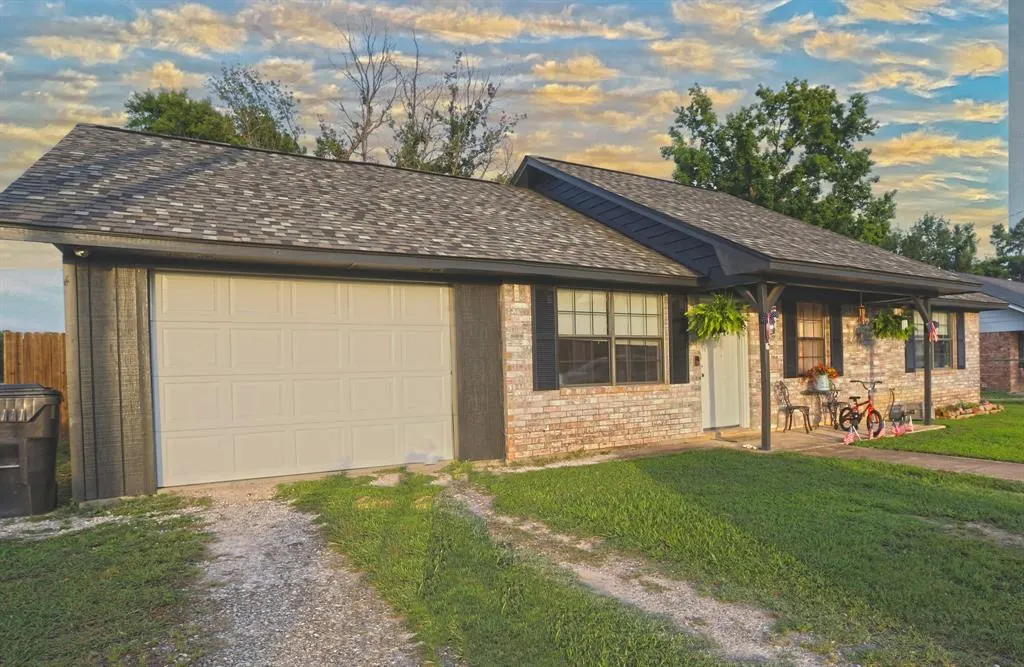 Photo 3 — 1602 Lincoln Circle, Idabel, OK 74745