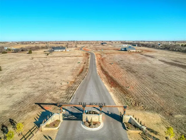 Photo 4 — 20720 E Rush Creek Road, Edmond, OK 73025