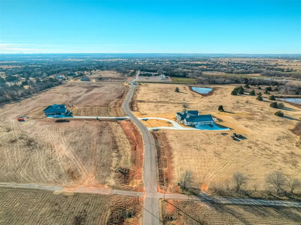 Photo 11 — 20720 E Rush Creek Road, Edmond, OK 73025