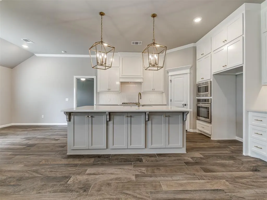 Photo 9 — 3706 Addison Avenue, Norman, OK 73072