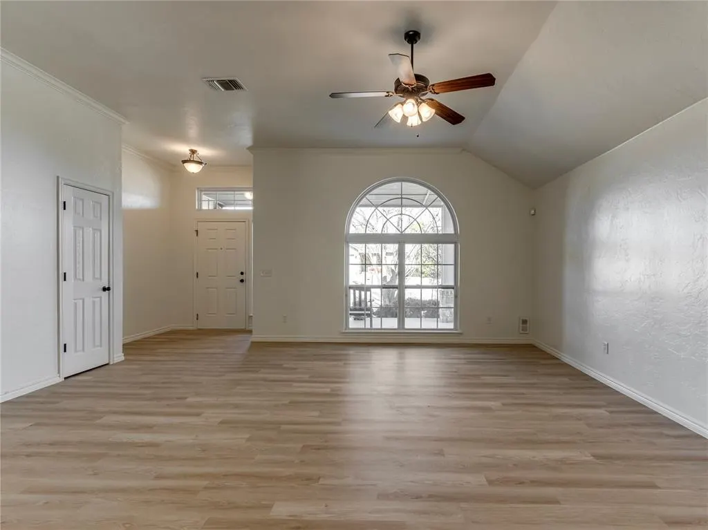 Photo 8 — 1628 Chambers Street, Norman, OK 73071